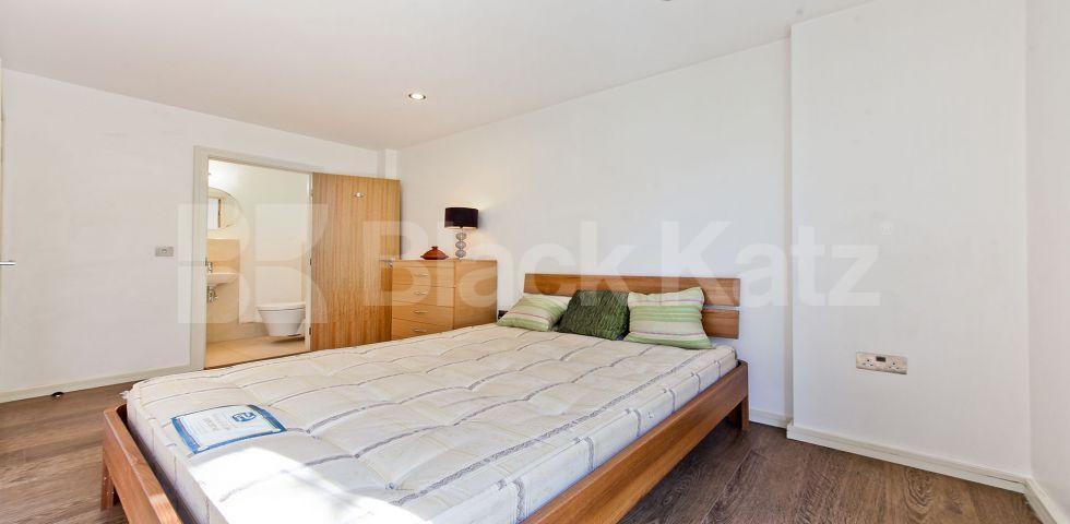 			2 Bedroom, 1 bath, 1 reception Apartment			 Boulevard Mansions.Borough Road, Borough